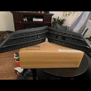 2017 Honda Pilot Touring Front bumper Garnish